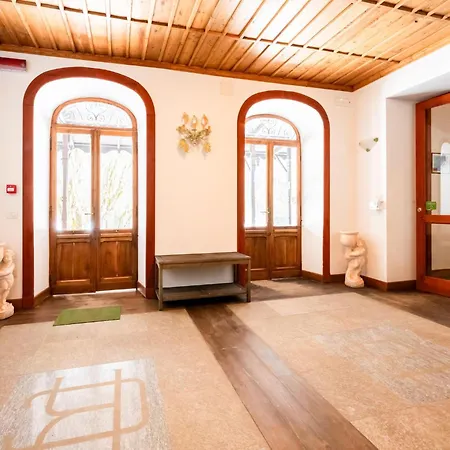 In The Historic Building, Con Aria Condizionata Apartment