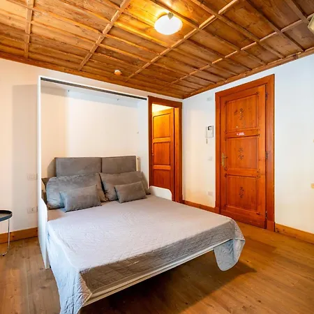 In The Historic Building, Con Aria Condizionata Apartament